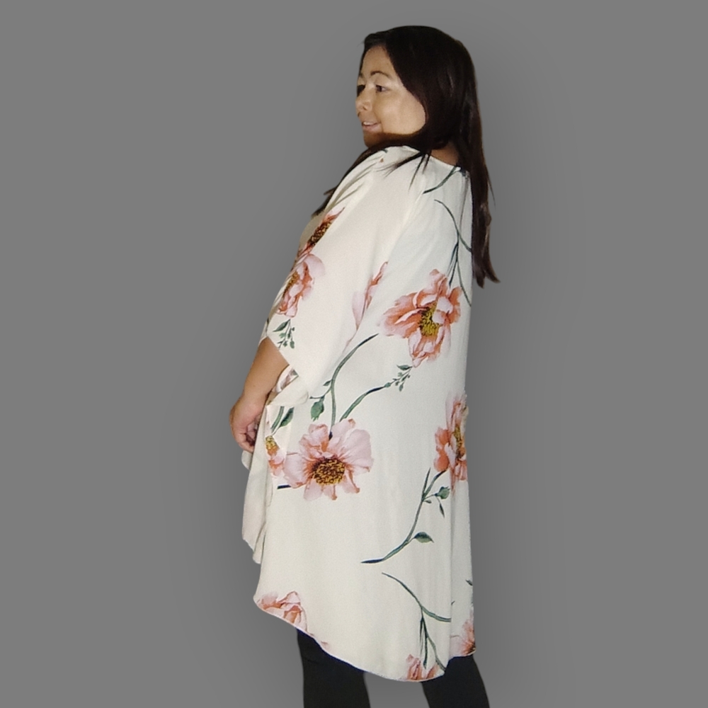 Eclipse Women's Medium Elegant Cream and Green Kimono Tunic - Picture 3 of 9
